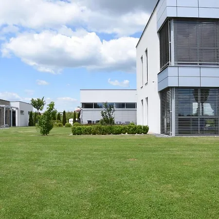 Ξενοδοχείο Harmony Medical & Wellness-free Parking, 1,8km From The Center Kroměříž