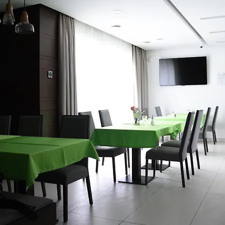 Harmony Medical & Wellness-free Parking, 1,8km From The Center Otel
