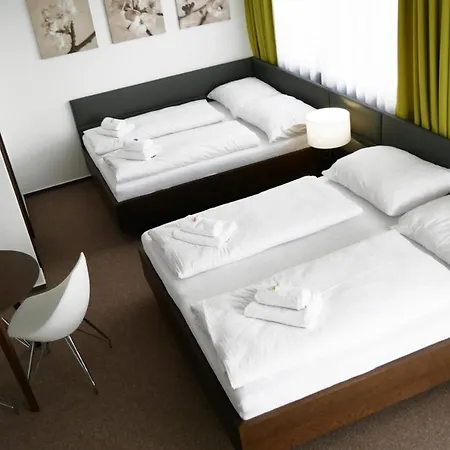 Hotel Harmony Medical & Wellness-free Parking, 1,8km From The Center 4*