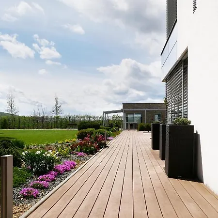 Harmony Medical & Wellness-free Parking, 1,8km From The Center Kromeriz
