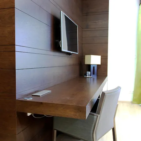 Harmony Medical & Wellness-free Parking, 1,8km From The Center 4*