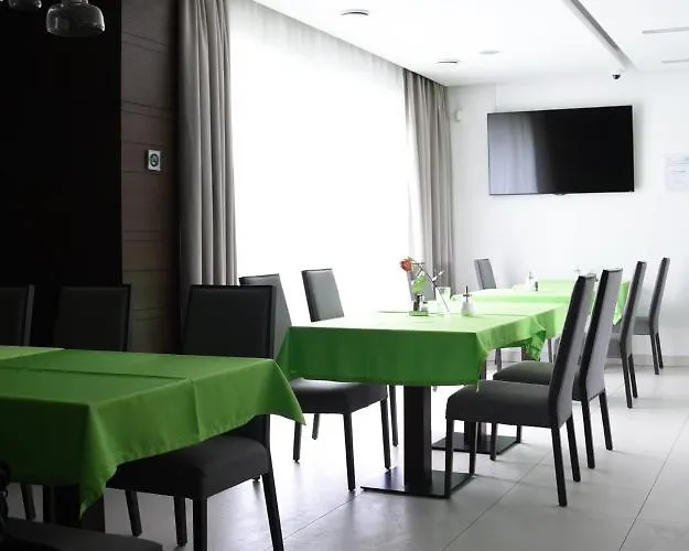 Harmony Medical & Wellness-free Parking, 1,8km From The Center 酒店